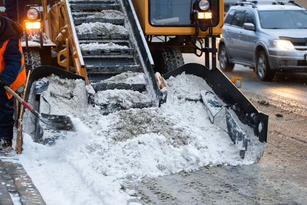 Snow Removal Machine Cleans Street Snow Workers Sweep Snow Road — Stock Photo, Image