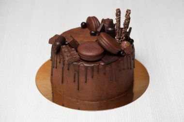 Çikolatalı pasta, çikolatalı ganache.