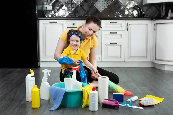 Mother Her Daughter Ready Room Cleaning — Stock Photo, Image