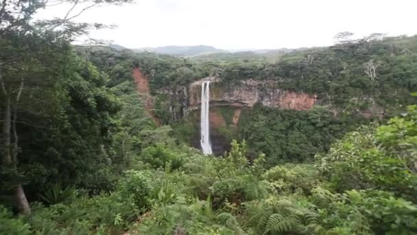 モーリシャスの滝のある風景 — ストック動画