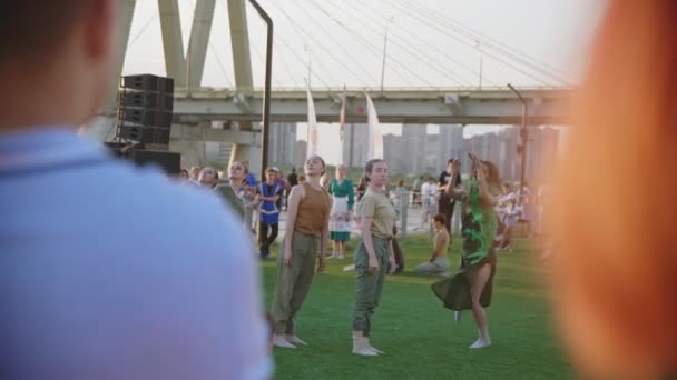 Kazan Tatarstan Russia Haziran 2021 Yaz Parkındaki Festival Sırasında Genç — Stok video