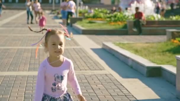 Kazan Tatarstan Russia July 2021 Little Children Parents Play Embankment — Stock Video