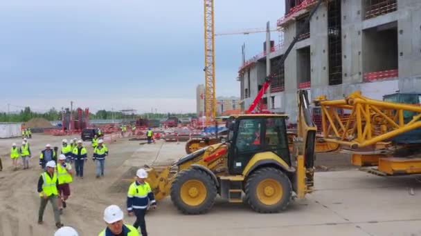 Almaty Kazakhstan Ağustos 2022 Nşaat Ekibi Çağdaş Stadyum Inşaat Alanı — Stok video