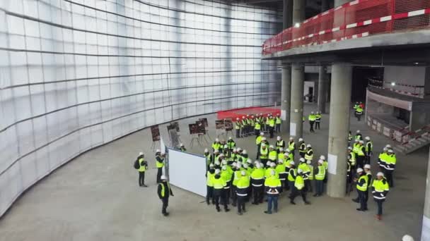 Möte Mellan Byggnadsingenjörer Och Journalister Den Rymliga Hallen Framtidens Idrottsarena — Stockvideo