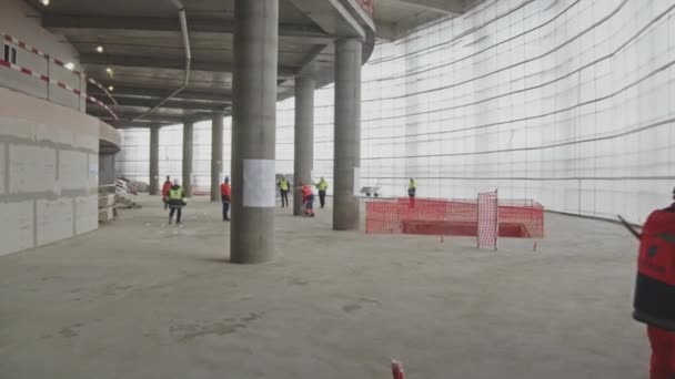 Builders Uniform Walk Hall Columns Unfinished Stadium Building Concrete Carcass — Wideo stockowe