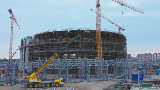 Steel Beam Frame Parts Crane Unfinished Sports Arena Construction Site — Vídeo de Stock