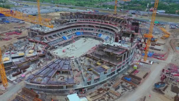 Arena Olahraga Masa Depan Dan Derek Menara Tinggi Lokasi Konstruksi — Stok Video