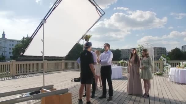 Almaty Kazakhstan July 2022 Director Explains Scene Actors Shooting Set — Wideo stockowe