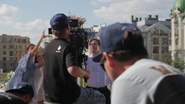 Almaty Kazakhstan July 2022 Videographer Films Actors Catching Bouquet Wedding — Wideo stockowe