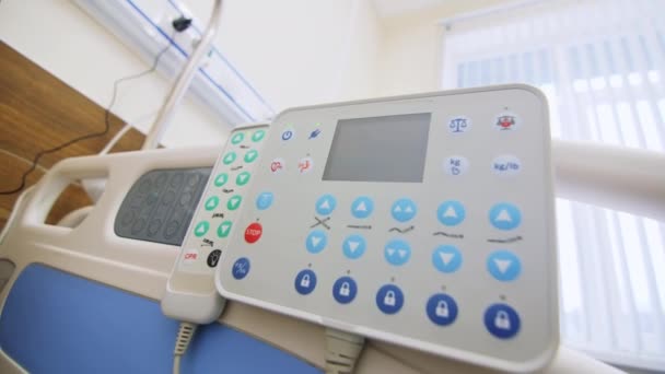 Bed Operating Apparatus Monitoring Patient Health Condition Clinic Ward Equipped — Stockvideo