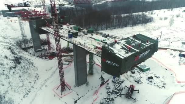 Almaty Kazakhstan February 2023 Nekompletní Automobilová Dálniční Mostní Část Jeřáb — Stock video
