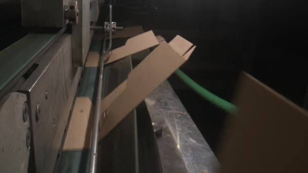 Automatische Uitrustingsvouwen Die Kartonnen Dozen Installatiewerkplaats Close Vervoeren Productietechnologie Voor — Stockvideo