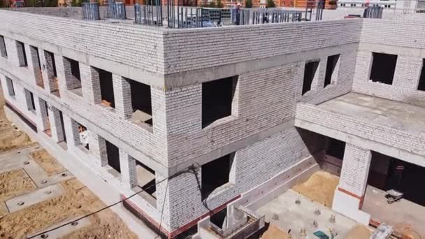 Bouwplaats Gebouw Met Grijze Baksteen Materiaal Structuur Huis Aanbouw Woonwijk — Stockvideo