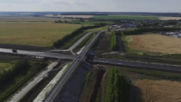 Ausbau Eines Großen Verkehrsknotenpunktes Mit Überführungsbrücke Riesiger Bau Einer Neuen — Stockvideo