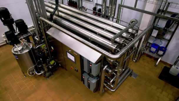 植物の研修会の化学材料の製造のための制御パネルが付いている工作機械 フルサイクル肥料生産の自動化された機器 — ストック動画
