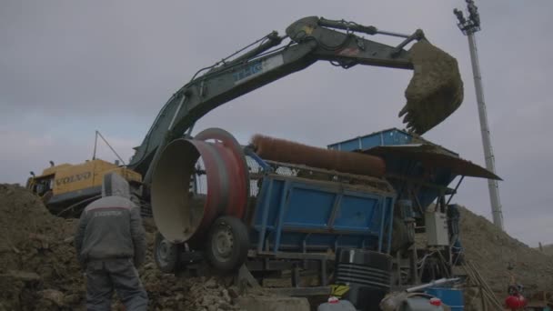 Almaty Kazakhstan Eki 2023 Şçi Çalışma Alanında Makine Öğütme Kum — Stok video