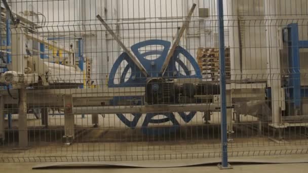 Membre Personnel Contrôle Dispositif Levage Rayonnages Unité Atelier Perceuse Machine — Video