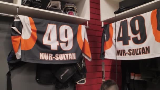 Clothing Players Numbers Hangs Racks Locker Room Nur Sultan Hockey — Stock video