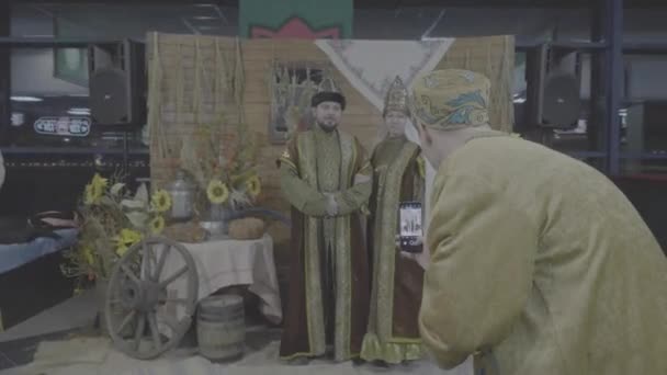 Almaty Kazakhstan Janvier 2024 Homme Capture Essence Culture Tatare Photographiant — Video
