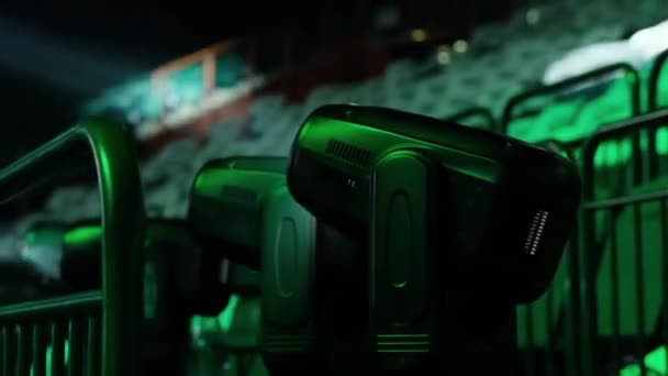 Proiettori Gettano Luce Creando Atmosfera Anticipazione Travi Luce Incrociano Stadio — Video Stock