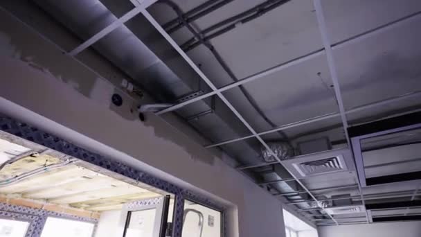 Implementing Ventilated Ceiling System Ensure Continuous Influx Oxygen Refurbishment Process — Stock Video