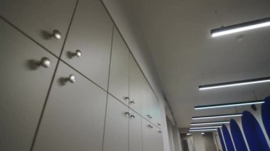 Dolaplar misafir bagajları için güvenli bir depo sunuyor. Otelde kalan gezginler için iyi organize edilmiş bir alan uygun bir seçenek sunar.