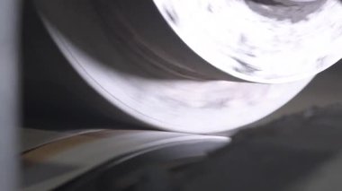 Düzleştirme mekanizması dönüş sırasında ürünün yüzey yapısını oluşturur. Büyük rulo, daha fazla malzeme işlemek için uzun ağdaki eşitsizliği ortadan kaldırır