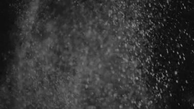 Büyük Noel kar taneleri rüzgarda yavaşça dönüyor. 