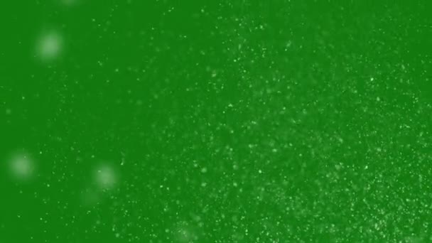 Большие Рождественские Снежинки Медленно Вращаются Ветру Зеленом Экране — стоковое видео