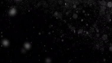 Kar yağışı örtüsü. Büyük Noel kar taneleri rüzgarda yavaşça dönüyor.