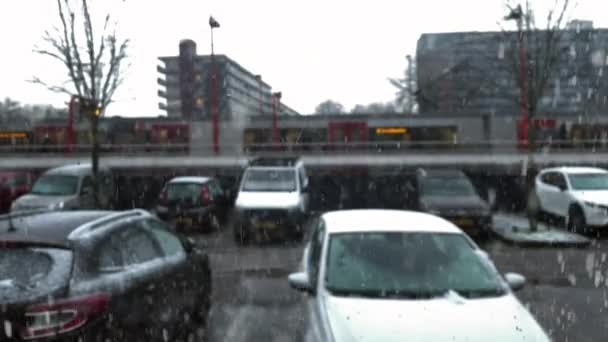 Large Snowflakes Randomly Fall Parked Cars Extreme Weather Snow Window — Stock video