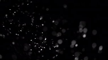 Sihirli Noel kar taneleri. Kar yağıyor. Düşen kar taneleri. Kar arkaplanı.
