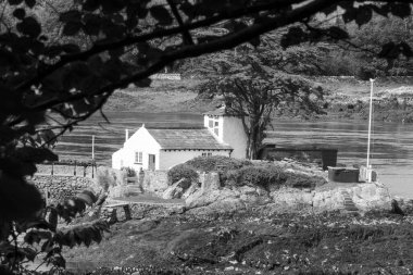 Beyaz Saray, Anglesey Galler yakınlarındaki Menai Boğazı 'nda.  