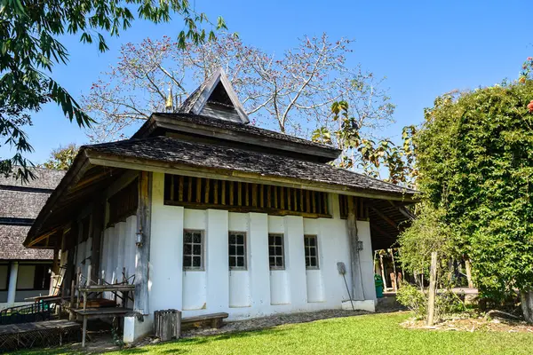 Mae Fah Luang Sanat ve Kültür Parkındaki eski bina (Rai Mae Fah Luang)