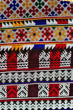 El işlemesi Yao Mien renkli desenli nakış, geleneksel kabile tekstili, karmaşık dikiş, arka plan, tasarım ve kültürel sanat projeleri için mükemmel..