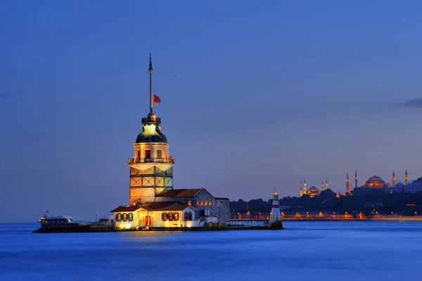 Istanbul Pavo Julio 2019 Vista Torre Doncella Por Noche — Foto de Stock