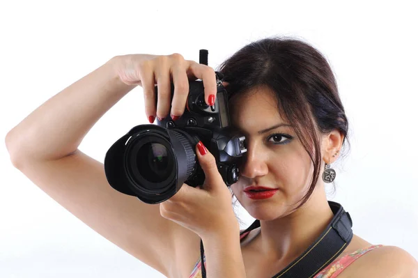 Пристальный Взгляд Молодой Женщины Фотоаппаратом — стоковое фото