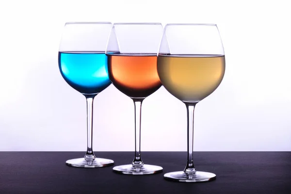 Три Склянки Спеціальних Напоїв Білому Фоні — стокове фото