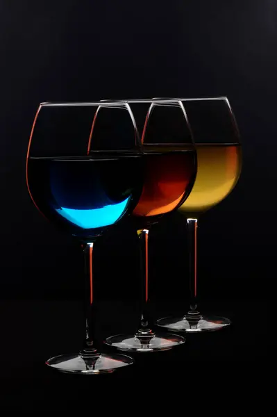 Три Склянки Спеціальних Напоїв Чорному Фоні — стокове фото