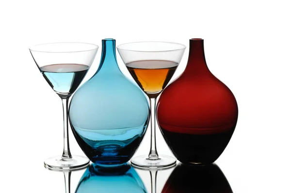 Дві Склянки Алкогольного Напою Ізольовані Білому Фоні — стокове фото