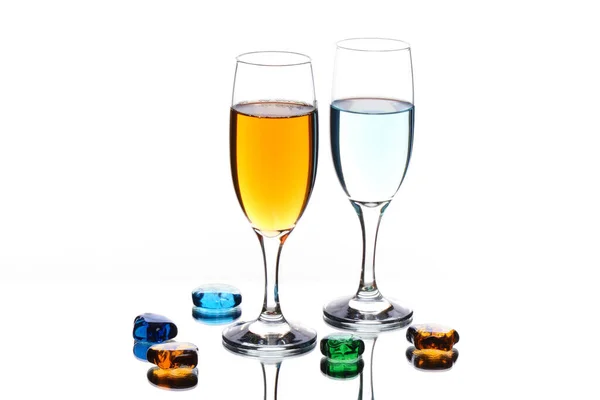 Twee Glazen Champagne Witte Achtergrond — Stockfoto