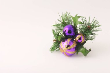 Yılbaşı süslemeleri şeklinde yeni yıl oyuncakları