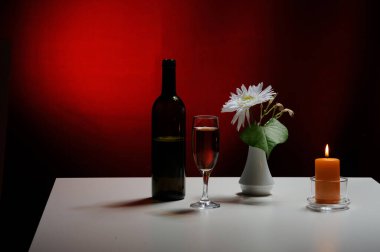 Sevgililer Günü romantik masa dekorasyonu