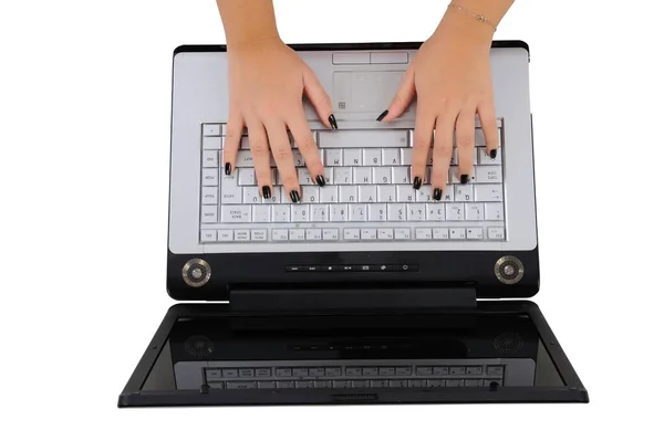 Mulher Mão Digitando Teclado Laptop — Fotografia de Stock