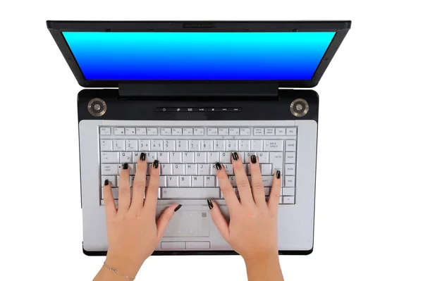 Ręce Kobiety Laptopem — Zdjęcie stockowe