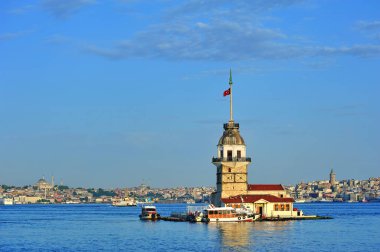 # Bakire Kulesi, sabah erken saatlerde # # Mavi gökyüzüyle gün doğumunda #