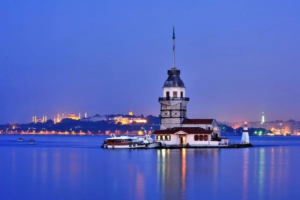 Θέα Στον Πύργο Της Maiden Στην Κωνσταντινούπολη Νωρίς Πρωί Πριν — Φωτογραφία Αρχείου