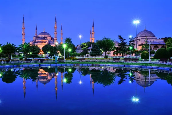 Mosque Sultan Ahmed Its Reflections Early Morning Sunrice Twilight — Stock Photo, Image