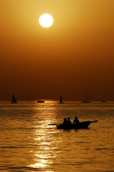 Belo Nascer Sol Com Pôr Sol Sobre Mar Durante Horas — Fotografia de Stock