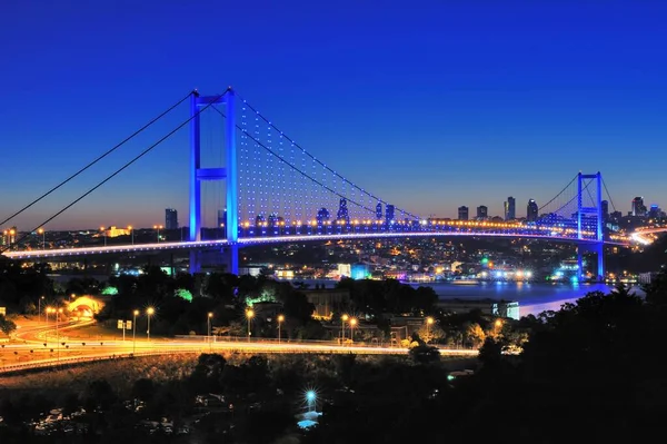 Стамбульский Мост Богазичи Вечером Синие Часы — стоковое фото